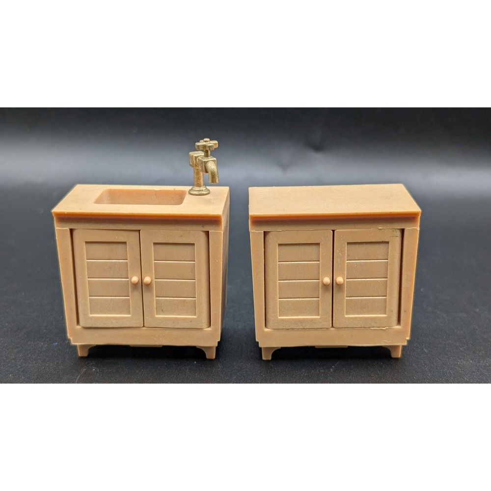 Vintage 1985 Miniature Dollhouse Sylvanian Families #3116 Sink & Cabinet Set
